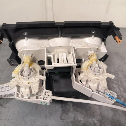 95768651-d829853b-b413-4416-8135-41458ba6d84f-Piece-Commande-chauffage-93194677-OPEL-AGILA-B-26d10319b461baafbcd8a55c2a5b11849a6e960611c219867e0f674a8a8ffdcf_m.jpg
