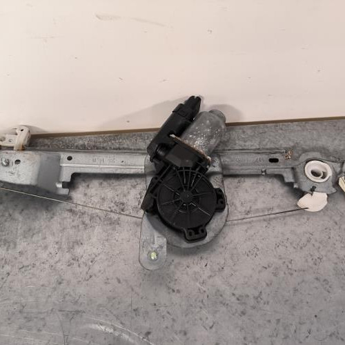 95773213-471829fa-36d0-43f7-a3ef-83a594149a68-Piece-Leve-vitre-electrique-arriere-droit-8201010934-RENAULT-SCENIC-2-PHASE-2-868a9c9990f40ee47bac269f3351ae3dcb6dd371af17c41387d69459d12422d9_m.jpg