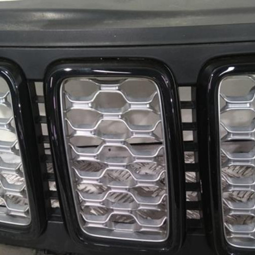 95982669-29b8ec94-e882-4ff4-923c-b3fc12fdffdd-Piece-95982669-Calandre-68258419AA-JEEP-GRAND-CHEROKEE-3-PHASE-2-30-CRD-24V-V6-TURBO-4-b2b12e93f565a44a585904a65291fb39ddf88328937633a6a067dca6e8e443b2_m.jpg