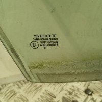 96044916-f425b42a-3711-4a75-8724-f499d9f6290e-Piece-Vitre-arriere-droit-6J4845206-SEAT-IBIZA-4-PHASE-1-d10ff769c4bed978a8fbfaaf2c46346f3e691e16795fc9010c4432b0f46d6518_m.jpg