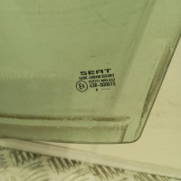 96044917-f0e02a91-f527-43ed-8969-76ae34e309b4-Piece-Vitre-arriere-gauche-6J4845205-SEAT-IBIZA-4-PHASE-1-3a5ab2288460e5a48d8287121ff5be07c7a46364768a3e0b2167bd81538f85b6_m.jpg