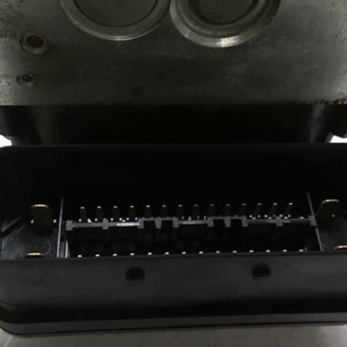 96052036-b182dc32-0a64-4e62-a388-526c91bb129c-Piece-96052036-Bloc-ABS-7E0614517HBEF-VOLKSWAGEN-TRANSPORTER-5-PHASE-2-20-TDI-16V-TURBO-05d41e5b2977693c4b7cbf53061f2994276e25d3fee376acb7d8a74dc3786173_m.jpg