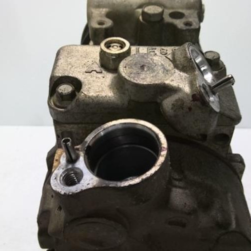 96077385-80d63d42-209f-46ef-bf94-959c1d3f0f47-Piece-96077385-Compresseur-clim-7E0820803G-VOLKSWAGEN-TRANSPORTER-5-PHASE-2-20-TDI-16V-TURBO-9ca5d1bae0ab52c3791099ed63f4dcaaec23d8a0adb281776c4c064ce209019d_m.jpg