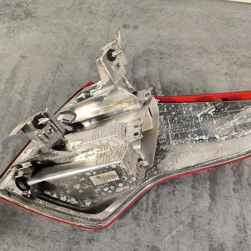 96182822-33134117-b64c-460f-af77-99cbfe838e04-Piece-Feu-arriere-principal-gauche-feux-00006350CA-CITROEN-C4-PICASSO-1-2235eb4922e7989954e7f0103e52b4b683c5fe969e5d671ac86f54092ade627b_m.jpg