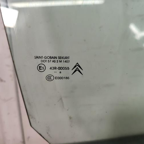 96182882-ff745ce1-5cb8-4eea-94c2-5b208b21cae8-Piece-Vitre-avant-droit-00009202P3-CITROEN-C4-PICASSO-1-9acfb20a7c68cffe766634d89d5a71be18cde2b64e7e4ad4c5e3c9da36145417_m.jpg