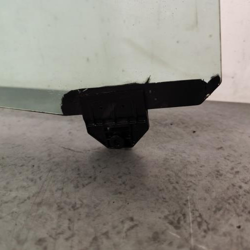 96182882-1ebd1f02-e2e5-4d7d-9554-01599f6dd00f-Piece-Vitre-avant-droit-00009202P3-CITROEN-C4-PICASSO-1-d0b186aec0c8ad28f63581a102200f5a05315b0d663956a6381577d8e0a2092b_m.jpg