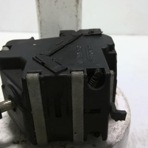 96255354-8b6b4626-15ca-4ef2-a106-9025e38ee306-Piece-96255354-Commodo-phare-7700842114-RENAULT-CLIO-1-PHASE-1-12i-8V-12c60830bf1e2f056b38b7f54fc33e6b1a63e542c822926af17deaa6b8441e26_m.jpg