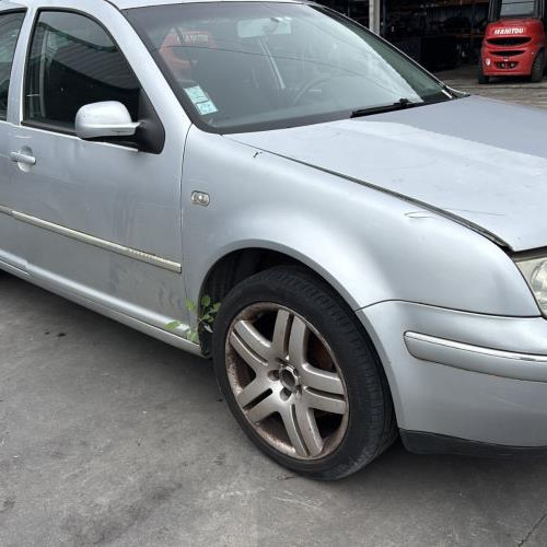 Vehicule-VOLKSWAGEN-BORA-2003-21be65d9e92568c8cdec31e8f442d0805679fd7c503505e75ec9487fa28bf4bf_m.jpg