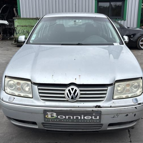 Vehicule-VOLKSWAGEN-BORA-2003-16481cb958ba639a5d7a8a601efdf905883082aca8cc554019a8898f9c3192e6_m.jpg