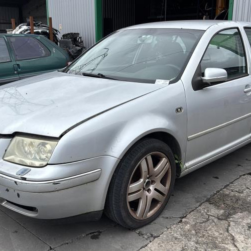 Vehicule-VOLKSWAGEN-BORA-2003-0f181f27126bebfccc8e1f5b3221dded1fee3bc05a4839c7723d631cbd0f4439_m.jpg