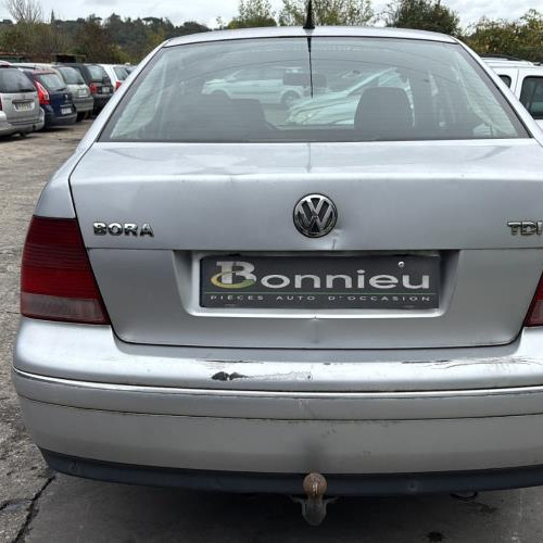 Vehicule-VOLKSWAGEN-BORA-2003-dce450aaf040ee49b14186144d8f6678803af2bff67d4a72b442a8df69aeb92f_m.jpg