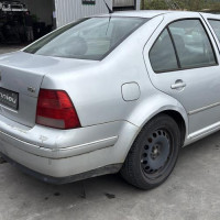 Vehicule-VOLKSWAGEN-BORA-2003-324520f8c19ec168118105d90a6a986085d36f03a1d44ac960035f19c0758f59_m.jpg