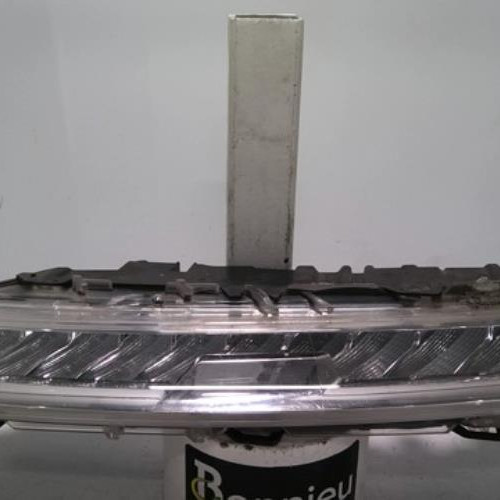 96310854-1242a151-e98e-40ec-bb5b-f4fb7e8f692e-Piece-96310854-Feu-diurne-avant-gauche-9833404080-CITROEN-C4-PICASSO-2-PHASE-1-16-HDI-8V-TURBO-b3d1b6a4e4401d692f47f44094cf1311edd0bb08f4b0a60576e2b54e6ed8d5d2_m.jpg