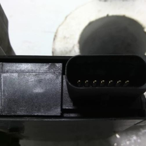 96312681-af5935f4-6b75-4df6-aece-3417dfe78cec-Piece-96312681-Fermeture-centralisee-avant-droit-9810310280-CITROEN-C4-PICASSO-2-PHASE-1-16-HDI-8V-TURBO-830d028fc8fd9976a94b9d9d790e8b2a4968cc1e84ff897c6d9cfafe02761721_m.jpg