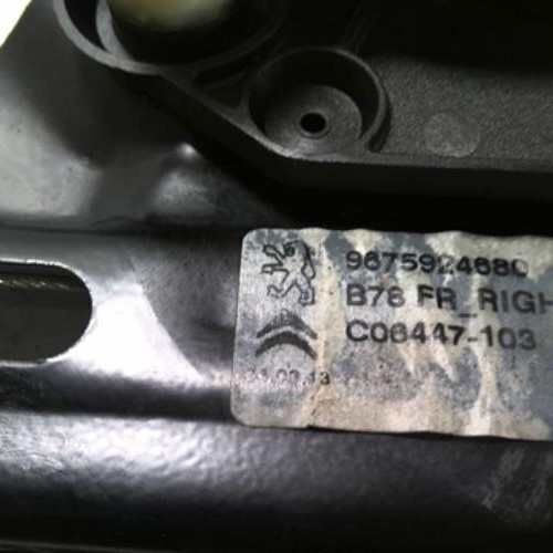 96312688-eba02e96-3c40-4d8a-a9ab-28fdb6cce5a4-Piece-96312688-Leve-vitre-electrique-avant-droit-9826076280-CITROEN-C4-PICASSO-2-PHASE-1-16-HDI-8V-TURBO-a79da5a8b070766689ef297ff53fa172990a16d311256442c2365f15c817877f_m.jpg