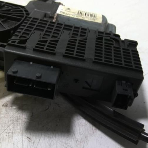 97102305-69f08308-b769-471e-99e4-94f828f1a6ee-Piece-97102305-Leve-vitre-electrique-avant-droit-00009222CT-CITROEN-C4-PICASSO-1-16-HDI-16V-TURBO-b66a7adf6b6c98b656bee7d05823b4562cb2579723e5c83d91ceeba16404af7d_m.jpg