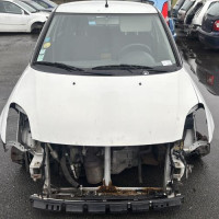 Vehicule-SUZUKI-SWIFT%25203-2009-a0d919ab02a1b86ee68eb0b619926d5c4e199f76e292a4fb7d8d4d1899e754cd_m.jpg