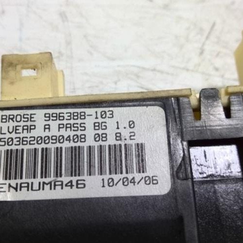 97197251-94a4017d-706a-4d16-bbea-dfe976aa8827-Piece-97197251-Leve-vitre-electrique-avant-droit-9222J9-PEUGEOT-307-PHASE-2-16-HDI-16V-TURBO-c577c3b7b4d0a87be5784362c8876d9d01948241a793aaf5bb134c298cccc15e_m.jpg