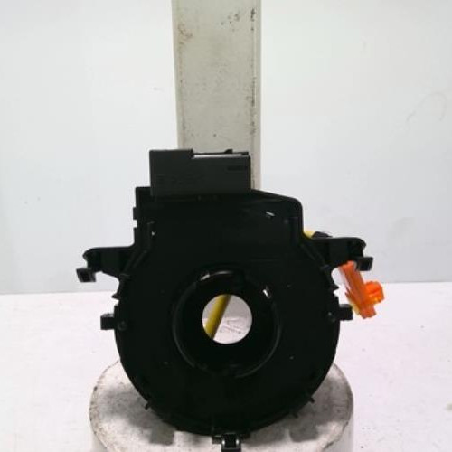 97266963-64a6a585-d248-40e6-b6ab-402de3b5de85-Piece-97266963-Contacteur-tournant-843060H010-TOYOTA-AYGO-1-PHASE-1-10i-12V-723c672d85115dc3b4e8e32ccd8711a57513a6bef4d36caffe2fcba817015184_m.jpg
