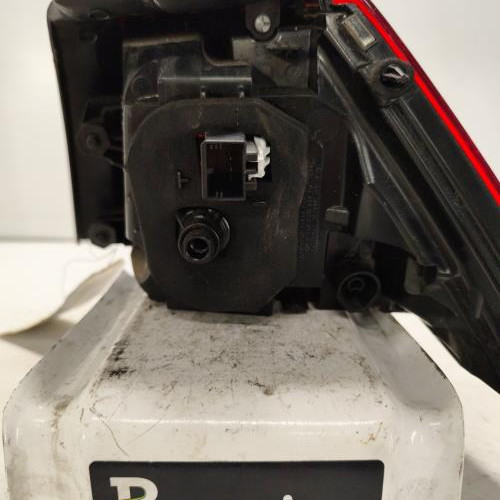 97398849-90616468-f435-45d6-bcdb-4c9e5130ef8a-Piece-Feu-arriere-principal-gauche-feux-VOLKSWAGEN-GOLF-7-PHASE-1-9c9393ba9e3aea8a41a1817e286961b49e83d8add69f55b0c1a7061433e9da7f_m.jpg