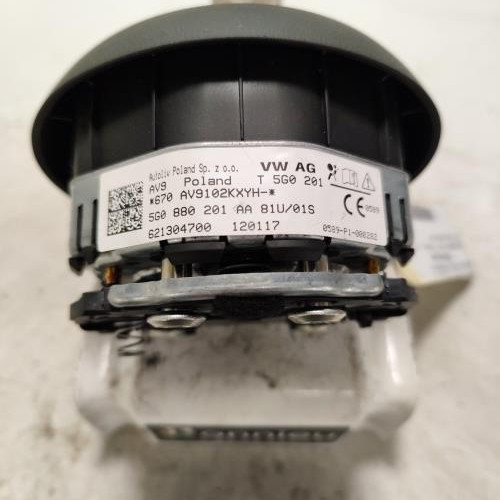 97401346-10177672-9f76-4120-91e6-64f566d5f88b-Piece-Air-bag-conducteur-5G0880201ACHVF-VOLKSWAGEN-GOLF-7-PHASE-1-248639b69c35fec2a20d7419979bb540890c4852084bb1b4e9a2dfcd056881d0_m.jpg
