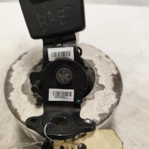 97401351-0d6b7592-1c2d-4791-8d85-a847ff03690a-Piece-Attache-ceinture-arriere-droit-VOLKSWAGEN-GOLF-7-PHASE-1-d81dc28a8ff4e329efaa7698565288cc63bfe21d0f8244bd0ac1841e16ec51f9_m.jpg