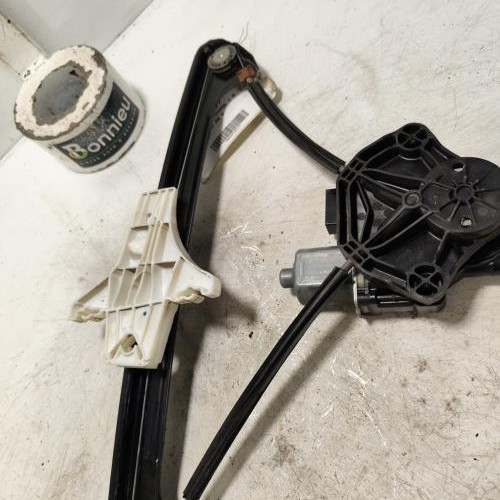 97401377-9373f4ef-92c7-410a-bd7e-832a8e1a4521-Piece-Leve-vitre-electrique-arriere-gauche-5G4839461C-VOLKSWAGEN-GOLF-7-PHASE-1-b78cb53bb82a045eae78b0166965a397147cef22f97ba65013429edc29db4450_m.jpg