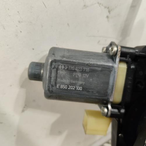97401378-f57f2374-e7aa-49c8-ba9f-67f75198ba7a-Piece-Leve-vitre-electrique-avant-droit-5G4837462H-VOLKSWAGEN-GOLF-7-PHASE-1-ec62ccdd734c7b6a0f410b577a073d58e3e8c83d38ac26275187088dadf5d523_m.jpg