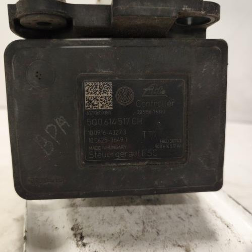 97403124-85851f6c-cd37-4aad-b205-cc230c72ae54-Piece-Bloc-ABS-freins-anti-blocage-5Q0614517FMBEF-VOLKSWAGEN-GOLF-7-PHASE-1-0c9f2e64196ee5928ac125923b04d05eaa3a89d4d4a891e54732f9e6b6b4742d_m.jpg