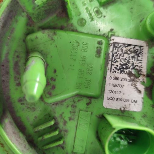 97403167-56d4163e-7198-424d-ac56-1efb46706a3c-Piece-Pompe-immergee-5Q0919087AQ-VOLKSWAGEN-GOLF-7-PHASE-1-1bb4083b5c688f8fab020f560b20219a9cf13b746e9e917c6e9a7942b5ac6754_m.jpg