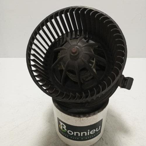 97660587-a732fd79-8c2f-4ec0-ba29-d3b017398c54-Piece-Ventilateur-chauffage-7701056965-RENAULT-MEGANE-2-PHASE-2-1cc9ead18ae0ca360362131dacada1015f021256dda9f78b87ea4d0d19940584_m.jpg