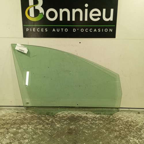 Vitre avant droit