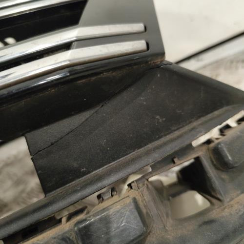 97974165-dcd225dc-5cba-4e32-9098-91c81e13a8f2-Piece-Calandre-5N0853651J9B9-VOLKSWAGEN-TIGUAN-1-PHASE-2-e27addeebcc5a508a7b8faeb3ab06ee17bbc32f227a78c7363c712503d8abcce_m.jpg