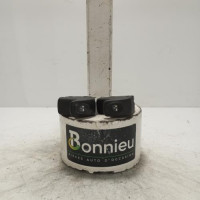 98147760-1c89a390-3864-48ef-aa20-1c0a80ca1b1d-Piece-Interrupteur-de-leve-vitre-avant-gauche-7700430000-RENAULT-CLIO-2-PHASE-1-44b1ca2fadb3b8bfc79ab28ab091a0ecaa1593c5cad59005cd7fd73e9deb4d1c_m.jpg