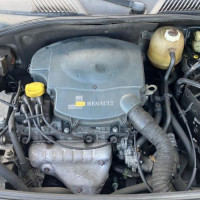 Vehicule-RENAULT-CLIO%25202%2520PHASE%25201-2000-52f597d8fc9638bcecd9c9dacde76974eb6e31c53b59671c855aaa2fae7f8852_m.jpg
