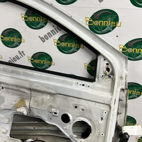 98712748-2ad60438-4582-44ee-bc8c-bebbc7ade15f-Piece-Porte-avant-gauche-7751476108-RENAULT-CLIO-3-PHASE-2-0a9faf07f03c425ea7ddfd09dc7ee0c8c2034316b6ff95915dfda217ec25ea43_m.jpg