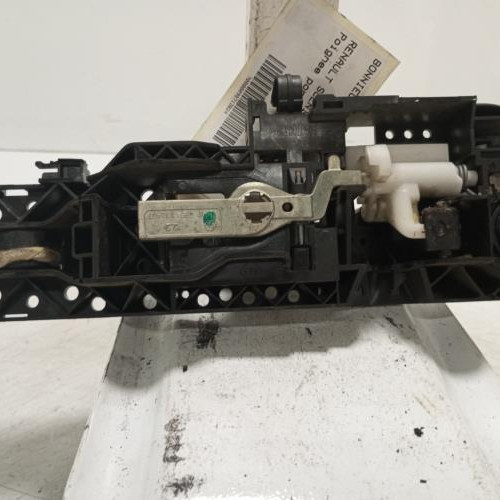 98713824-6ad62959-95ea-47bd-a685-75d72023898b-Piece-Poignee-porte-arriere-gauche-806706656R-RENAULT-SCENIC-3-PHASE-3-d64c8978dfdd1931d3d37faec4dc037e59c6b54771a8aeb9706f2a7ff43b6f5f_m.jpg