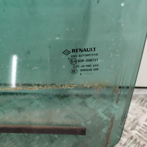 98713841-dc2ffed8-5afb-480a-bb6c-a41b2a7de1f8-Piece-Vitre-arriere-gauche-823010011R-RENAULT-SCENIC-3-PHASE-3-a082cfecda98064e37eeb75ac11018faaaae2f56bedc3d4718a7747b642b9c00_m.jpg