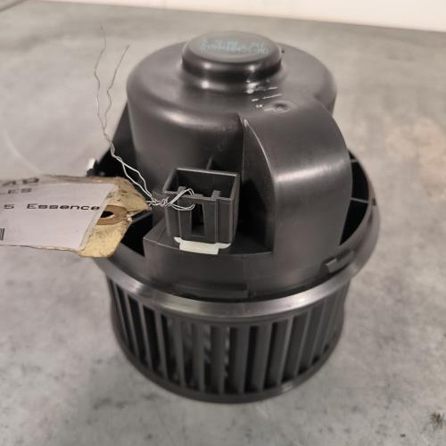 98853224-75b35e7f-bb61-4b15-bee7-2dddfc564da1-Piece-Ventilateur-chauffage-1755160-FORD-FOCUS-2-PHASE-2-63f905b8cfa86c2668dcb5778d24ece1ff4317dc7e1bf1b3db3b0bfc299e6337_m.jpg