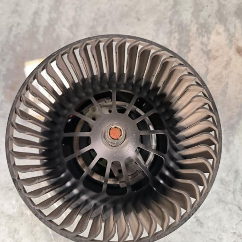 98853224-e0570681-d296-477e-b790-9d0d5a4ebd79-Piece-Ventilateur-chauffage-1755160-FORD-FOCUS-2-PHASE-2-78e7718d25456b6189b56c8db37ada56ad26992bd18c242d710bdccc15f93a9d_m.jpg