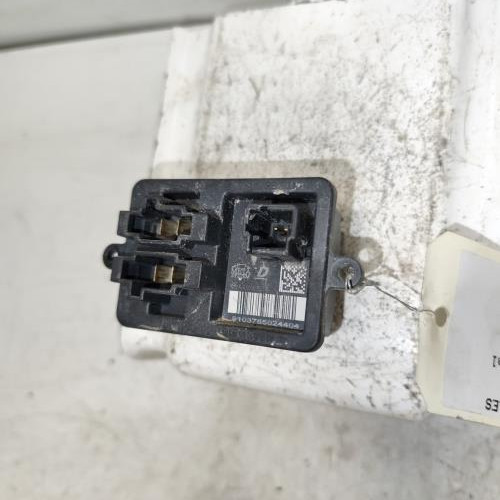 98908263-bce831db-9ea8-4db3-9ebf-fa2225494086-Piece-Resistance-chauffage-9821291980-PEUGEOT-EXPERT-4-6d31eeb76ac0e72426a3d9b731df58a0ef06868daeaaf2bb7f3abe6b60c16702_m.jpg