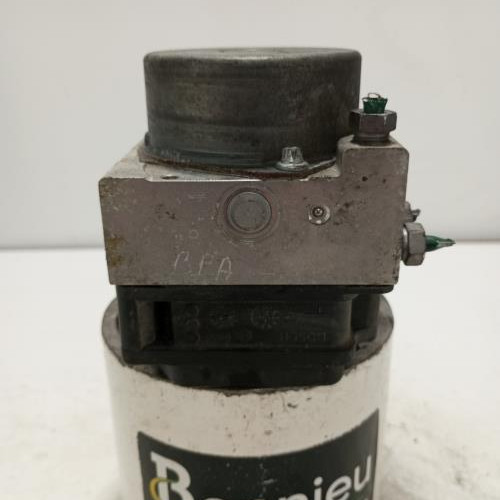 98911764-34684f9d-217c-4bfa-be99-beca493a7065-Piece-Bloc-ABS-freins-anti-blocage-7701067590-RENAULT-MEGANE-2-PHASE-2-54b8d4ff419947c3c69174e75b0eba1f12b58d1c6ea8e67bdd240be35a1a7f40_m.jpg
