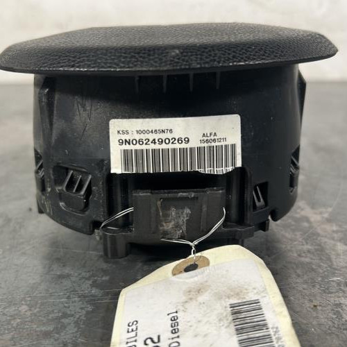 99078762-b541ea65-8a76-4fb9-aacf-c43711a557df-Piece-Air-bag-conducteur-156081638-ALFA-ROMEO-159-9e083b6c3a45c1c4436de06742b907012363e652600f5bd93b9b2d640fc7919a_m.jpg