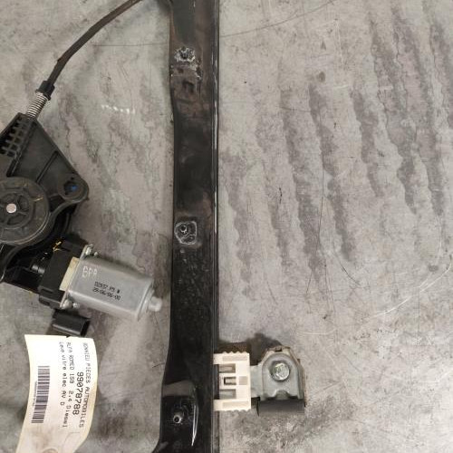 99078788-fd36499b-9e76-4ecf-9848-c3e1aebe76dc-Piece-Leve-vitre-electrique-avant-droit-71740121-ALFA-ROMEO-159-75a212c0de1c3b235517a1dd76dbbbf96e155bdc4f60b200f5d1067e78efab73_m.jpg