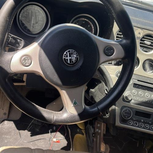 99078798-51b67092-ebfc-4f8d-97ea-0aa039ab78e8-Piece-Volant-71749150-ALFA-ROMEO-159-c4043d0f6b590af679184f7203b0f47415fd6e1e7eccfd26599f40564e8f6181_m.jpg