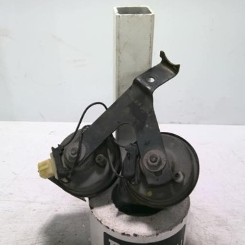 99357924-41048eda-89fe-4af7-b9a4-f85a670dd112-Piece-99357924-Avertisseur-Klaxon-6236H9-PEUGEOT-RCZ-PHASE-2-COUPE-20-HDI-16V-TURBO-840e7eca85d856b60f0ae376ae1768d1cc351ced9040fe42b987b54b9405ab21_m.jpg