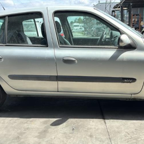 Vehicule-RENAULT-CLIO%25202%2520PHASE%25202-2004-62cdd2a05fd8d08927e1780e4794ae91e1f1a46e4a2a151e149db6795590daed_m.jpg