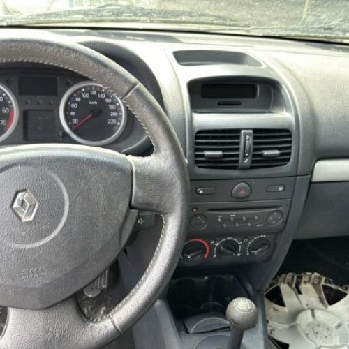 Vehicule-RENAULT-CLIO%25202%2520PHASE%25202-2004-c6540baf5e630ed1850d451049ecca23ebd3e62e4be0a5c264ea783ea1d7979b_m.jpg