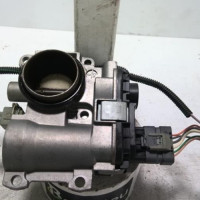 99359144-dd9ba166-74a8-4e12-83f5-62fb09d1308d-Piece-99359144-Boitier-papillon-8200166869-RENAULT-CLIO-2-PHASE-2-12i-16V-8c73b7c003db012a9c1d2b6bc4d715ed832c2bb9b2c6d70701d81e926cf1da6b_m.jpg
