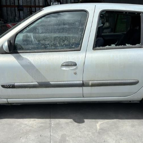 Vehicule-RENAULT-CLIO%25202%2520PHASE%25202-2004-65334da9bea41ed969e3173ef03b079208b286212f33e2e3c7635ae5ded78315_m.jpg